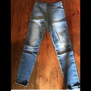 Jennifer Lopez legging jeans with Rivets Size 4